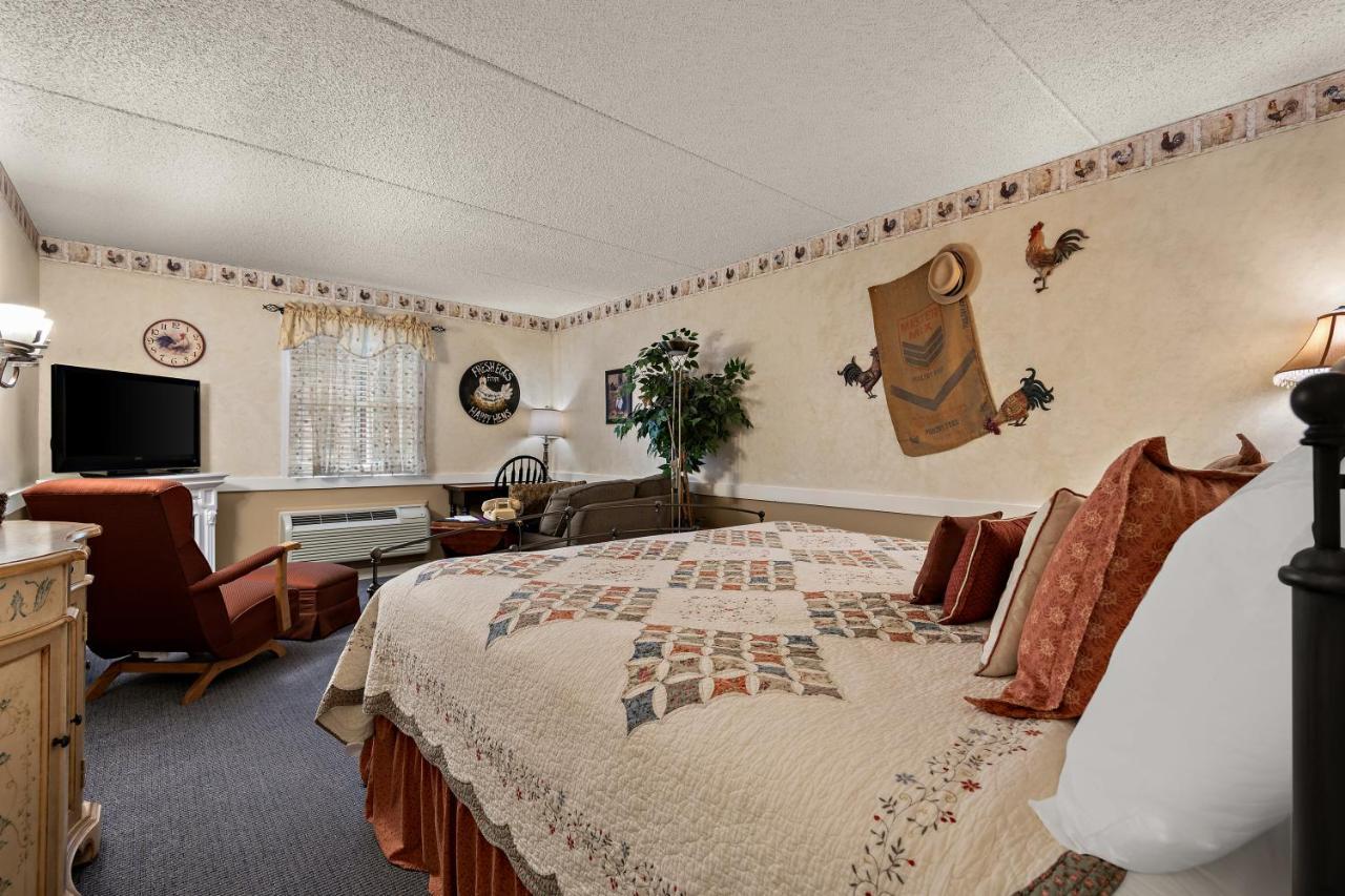 Country Living Inn Smoketown  외부 사진