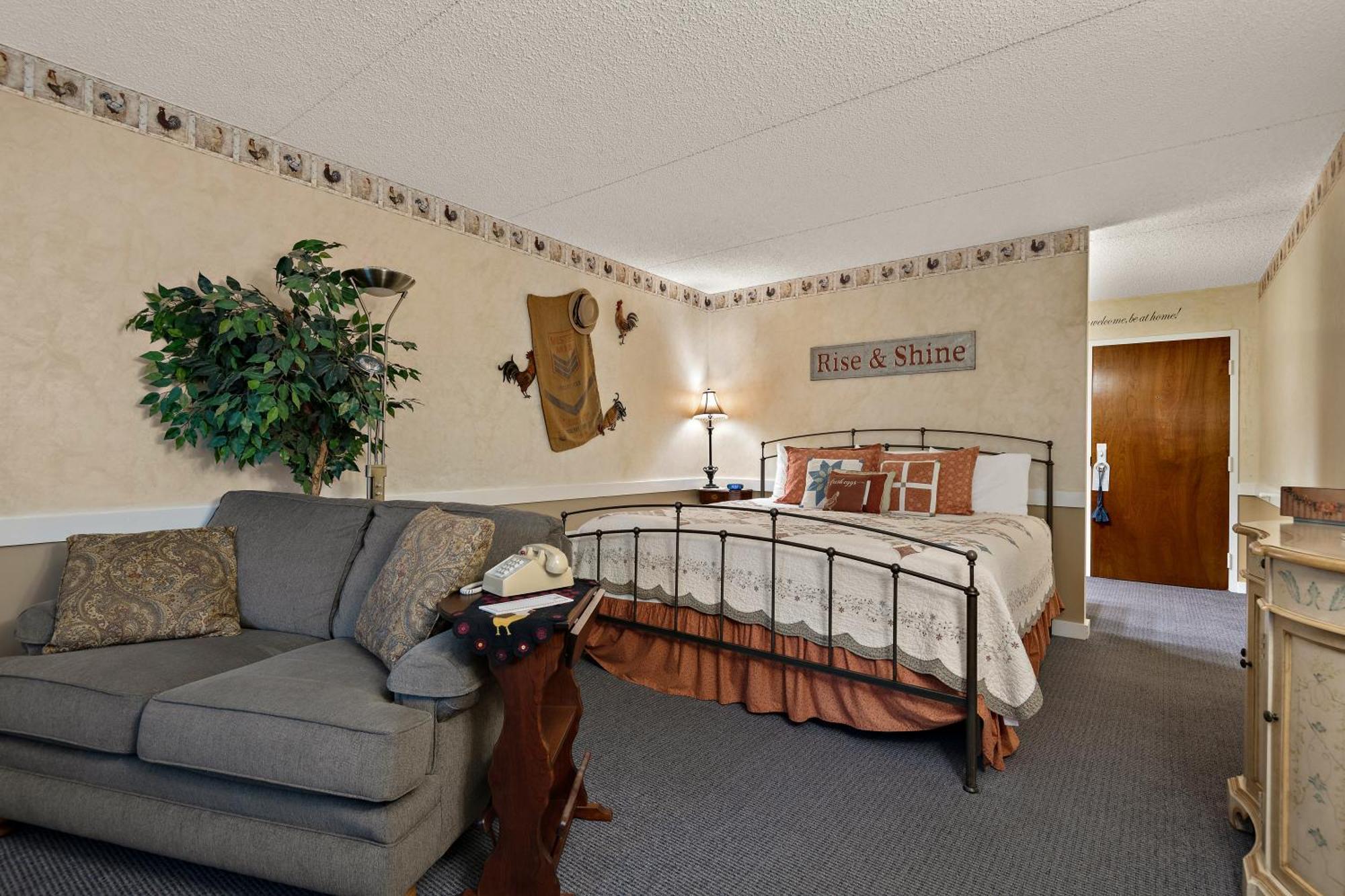 Country Living Inn Smoketown  외부 사진