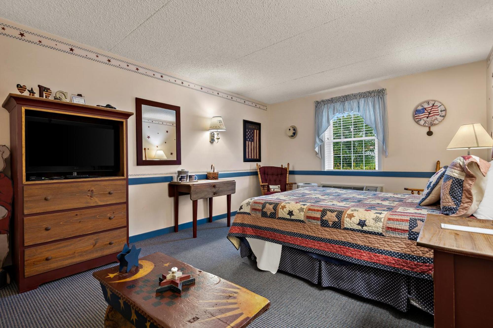 Country Living Inn Smoketown  외부 사진