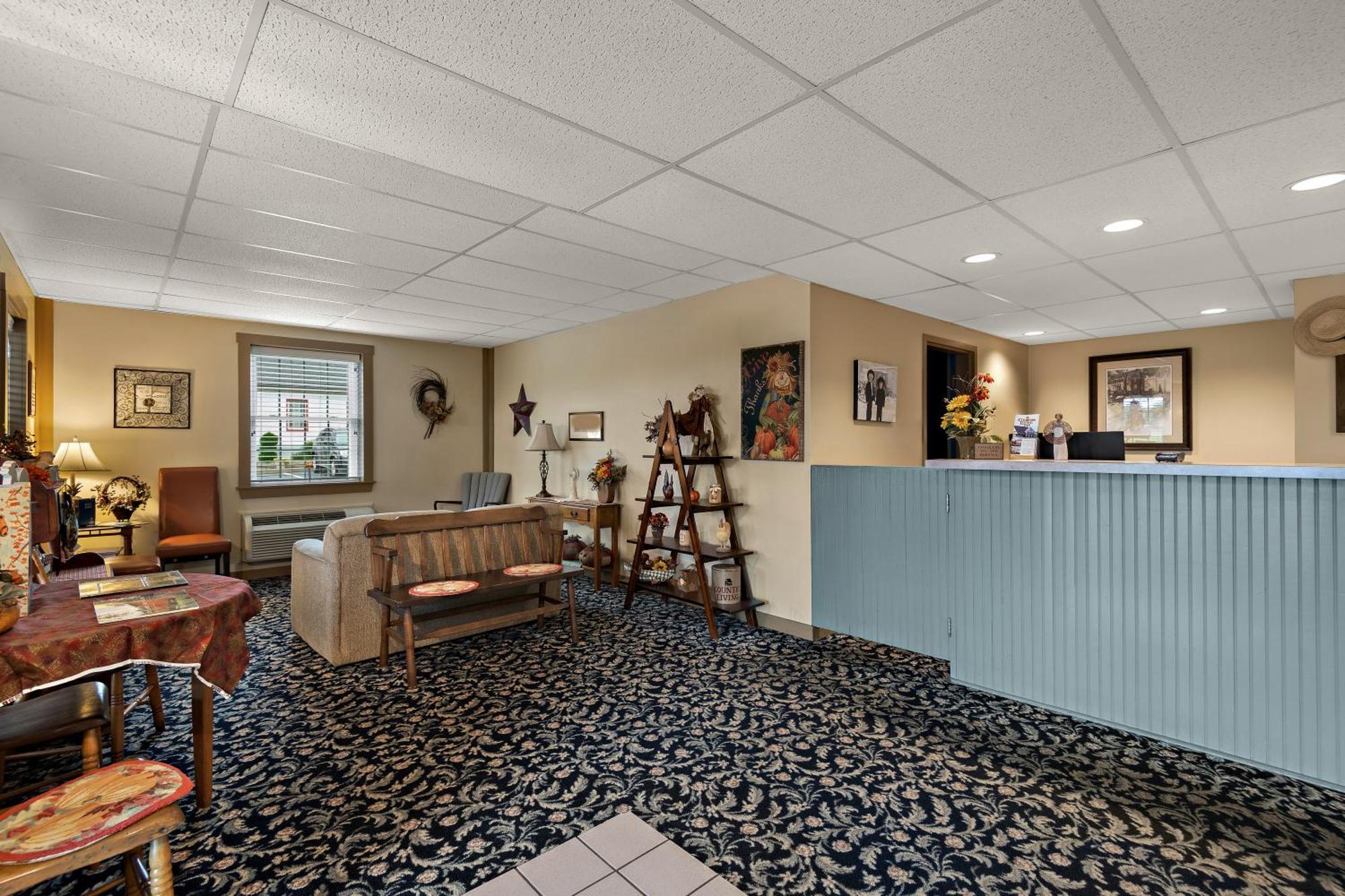 Country Living Inn Smoketown  외부 사진