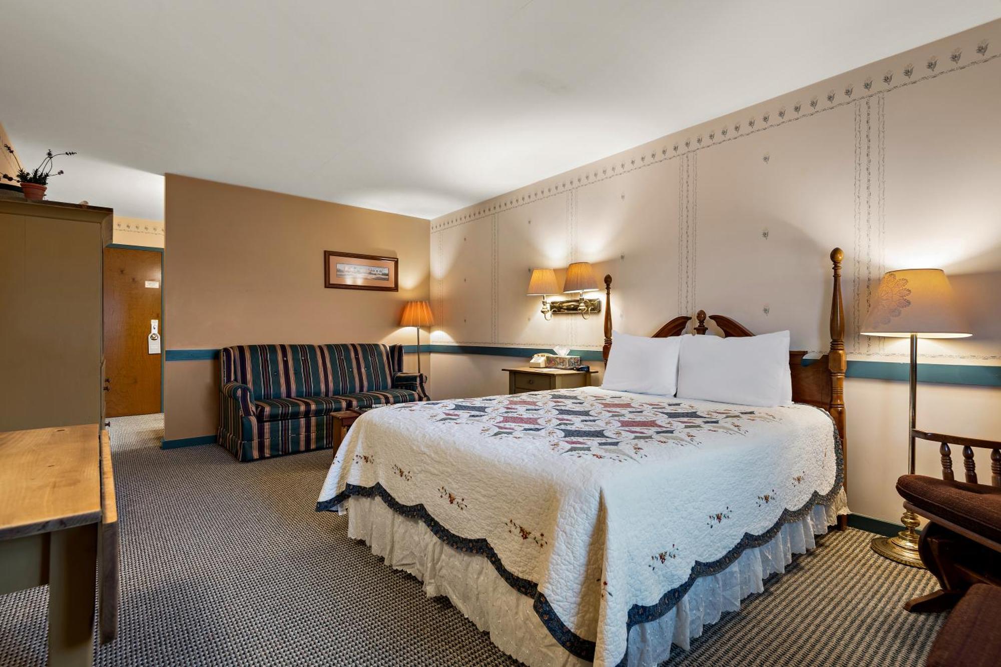 Country Living Inn Smoketown  외부 사진