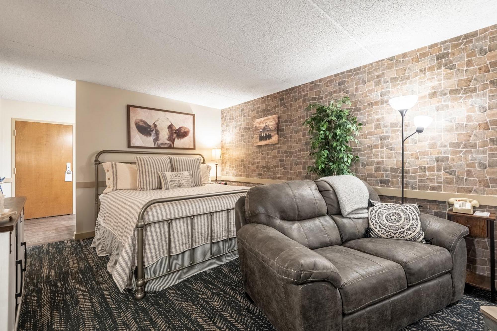 Country Living Inn Smoketown  외부 사진